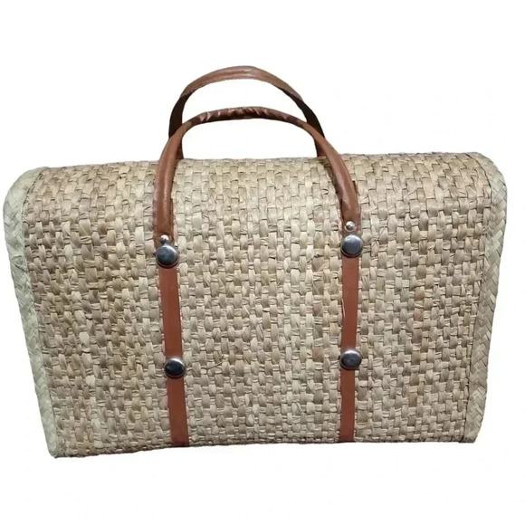 Vintage Woven Huge Straw Bag.  Made in Gutamala - Picture 2 of 12